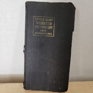 BOOK VINTAGE Little Giant Webster Dictionary Self Pronouncing (1943) Pocket Size